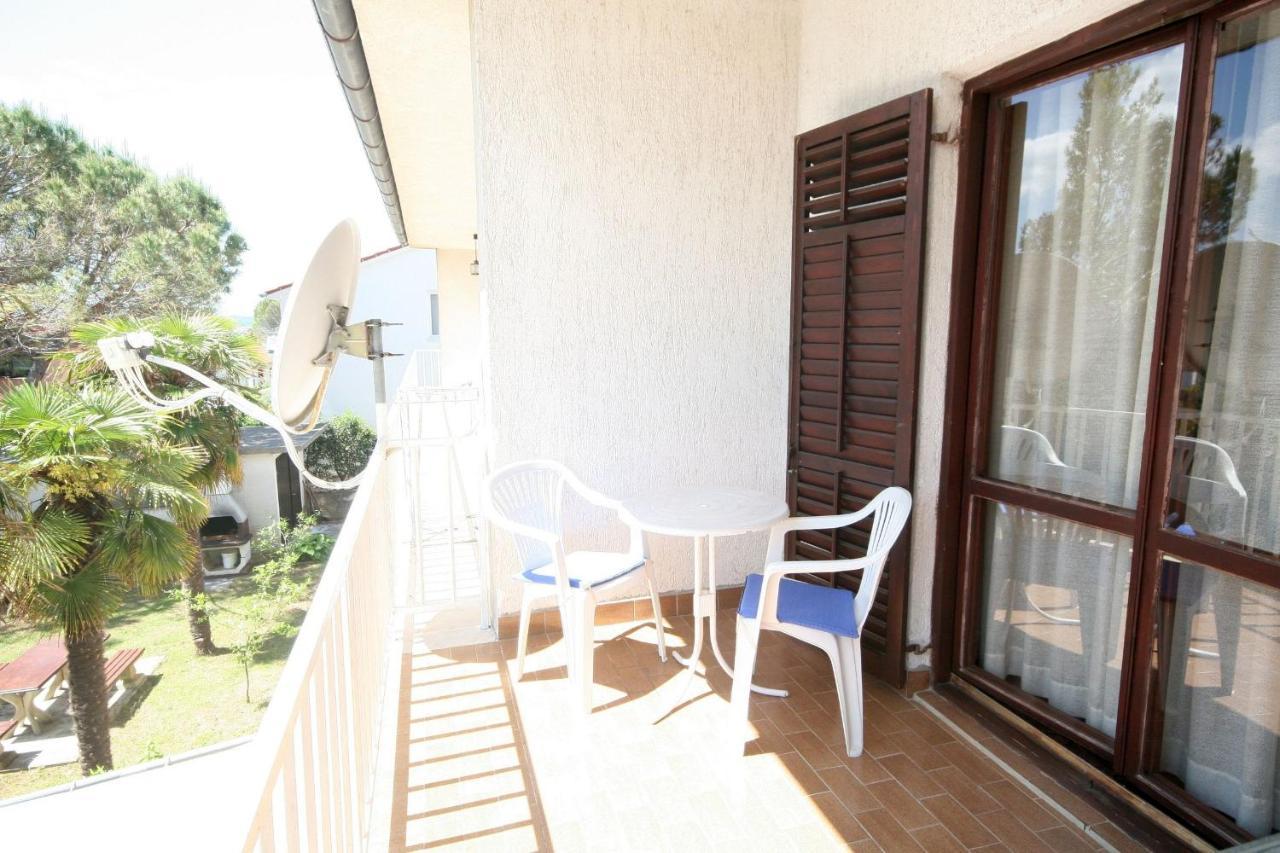 Apartment Simunec Malinska Ngoại thất bức ảnh