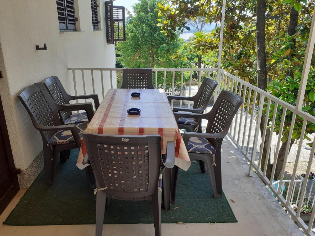 Apartment Simunec Malinska Ngoại thất bức ảnh
